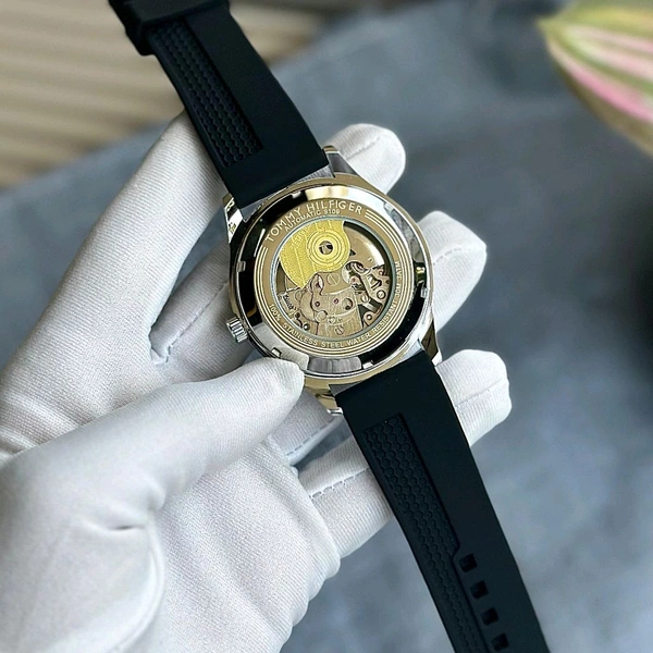 Analog Automatic Top Quality Collection With High Quality Strap Best Finishing Body & Case - White