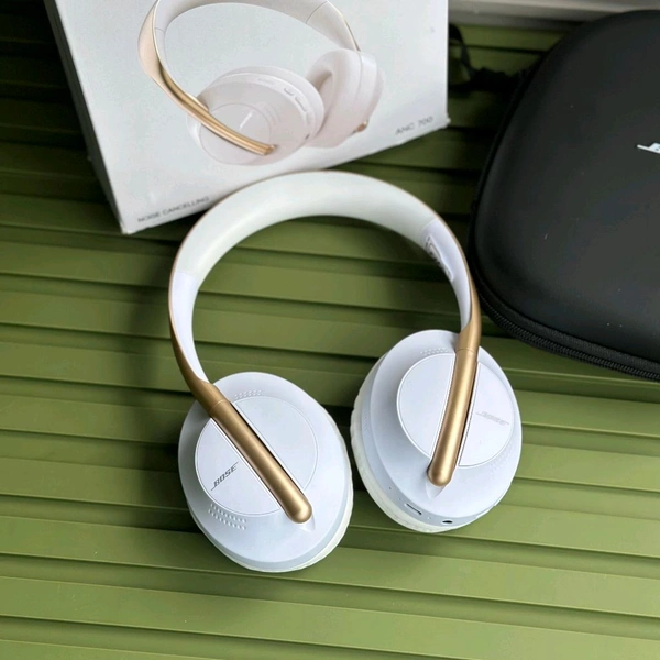 New Wireless Headphones With ANC – BT Earphone, Over Ear Headphones With Built-in Mic - Upto 8 Hours Playtime, Heavy Sound And Bass Quality, Perfect For Everyday Use - White