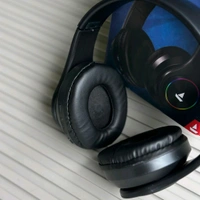 Wireless Earphone Headphones With Microphone Lightweight, For Music Lovers & Professionals - Suitable for Travel, Office & Home, 5-6 Hours Playback Time, High Quality Model - Black