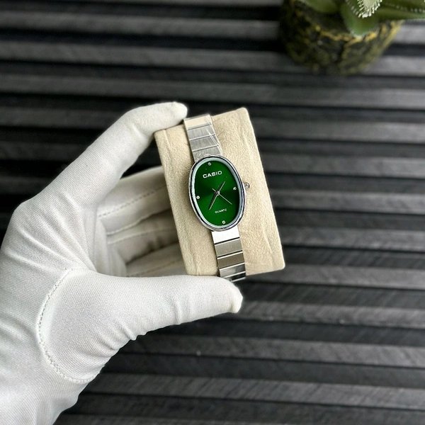 Analog Slim High Quality Quartz Movement Watch - SRB4