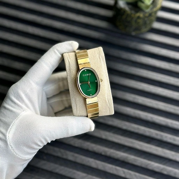 Analog Slim High Quality Quartz Movement Watch - SRB4