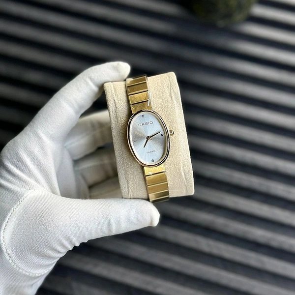 Analog Slim High Quality Quartz Movement Watch - SRB6