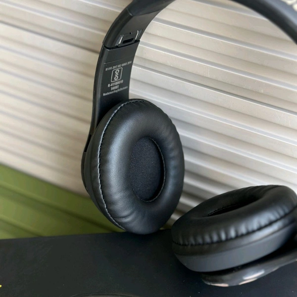 Bluetooth On Ear Headphones with Mic with 6 Hours Battery Backup, Original Box Packaging - Black