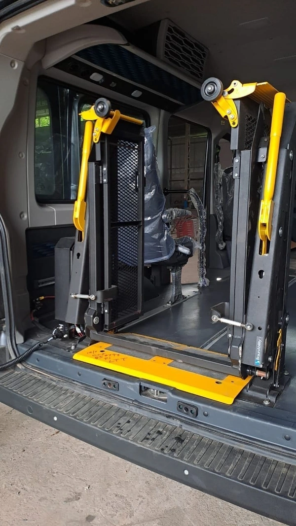 Hydraulic Wheelchair  Lift