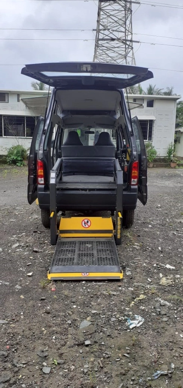 Hydraulic Wheelchair  Lift