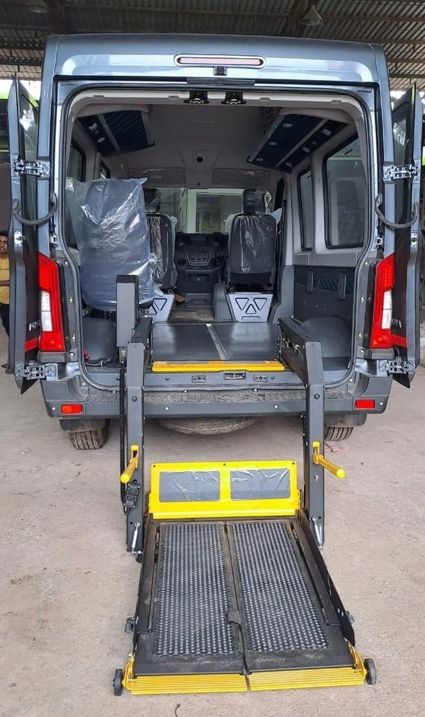 Hydraulic Wheelchair  Lift