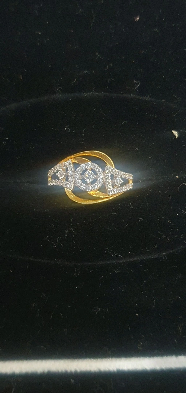 American Diamond 18kt Ladies Gold Ring - Yellow, 12