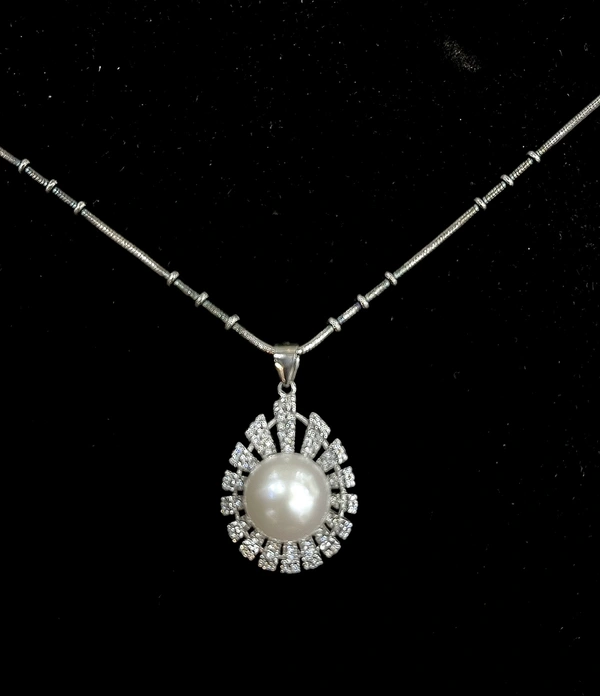 Ladies Pearl Pendant With Chain - 92.5 Hallmarked Sterling Silver, 20 Inches, 12.6 Grams