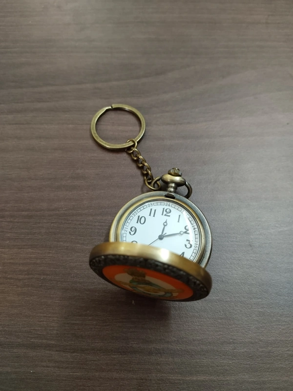 Metallic clock keychain 