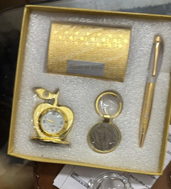 4 IN 1 COMBO GIFT SET (TABLE TOP CLOCK, GOLDEN KEYCHAIN, CLASSIC LOOK GLITTER PEN & BUSINESS CARD HOLDER)