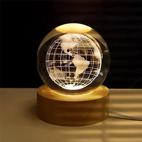 NIGHT GLASS LAMP WITH WOODEN BASE - world map