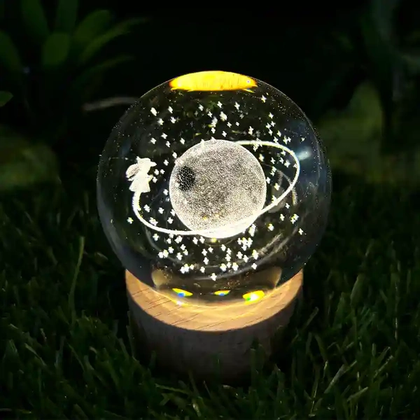 NIGHT GLASS LAMP WITH WOODEN BASE - Ring planet
