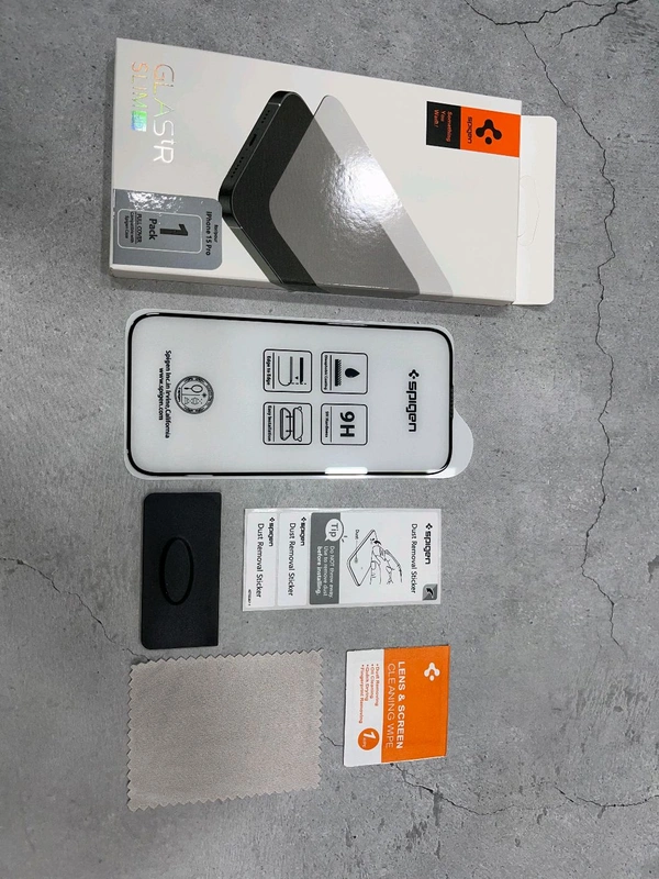 Spigen HD Anti Dust Proof Tempered Glass - iPhone 12