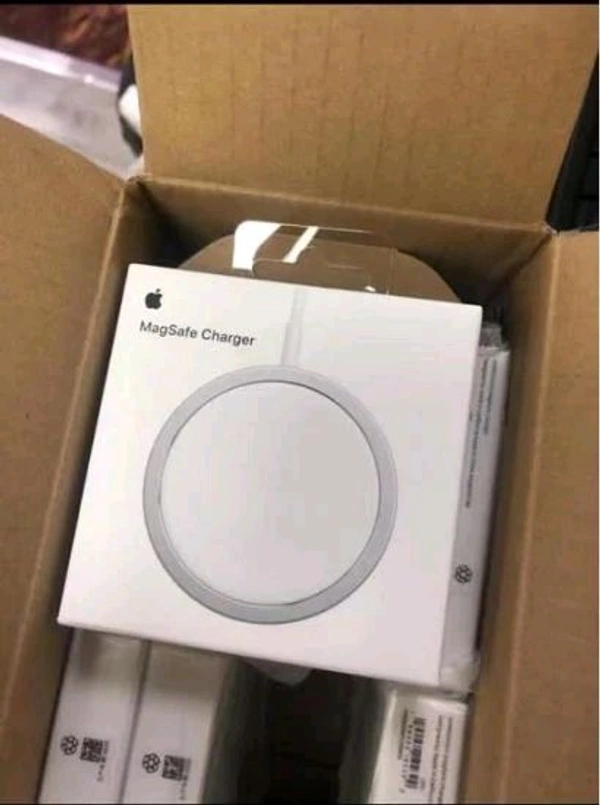 IPhone  15W Magnetic Magesafe Wireless Charger - White