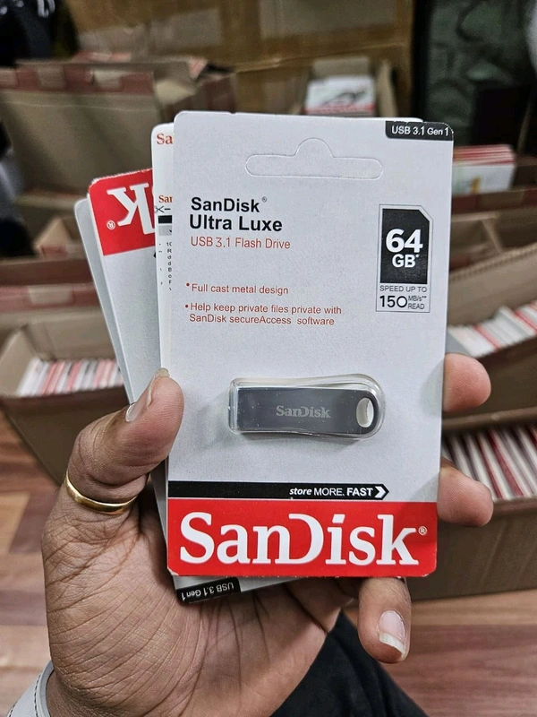 SanDisk Ultra luxe 3.1 Flash Pandrive - 16GB