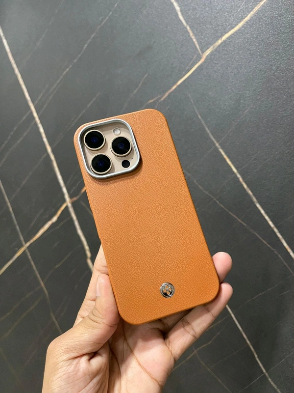 Spigen Leather Metal Design Case  - Iphone 15 Promax
