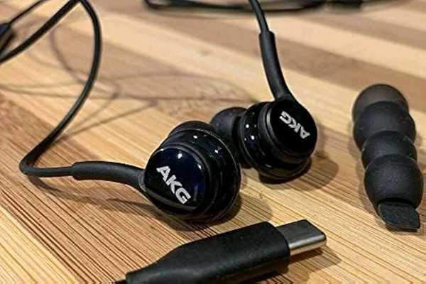 Samsung AKG Type-C Earphones  - AKG SAMSUNG EARPHONES, Black