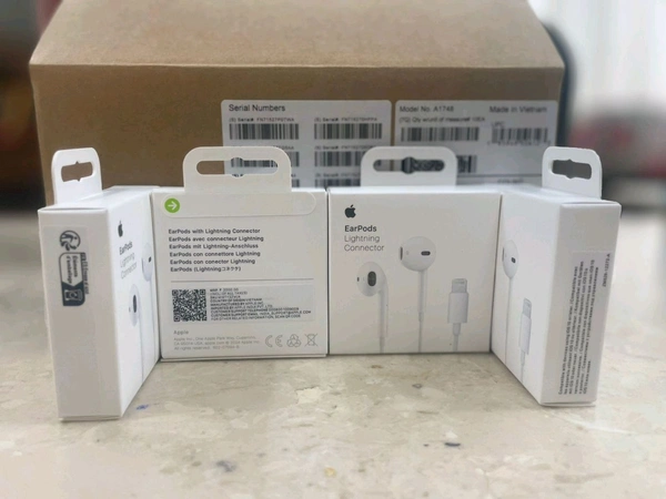Apple  IPhone 14 Lightning 💯% Genuine Care Original Earphones - White, IPhone Lightning H/F Original