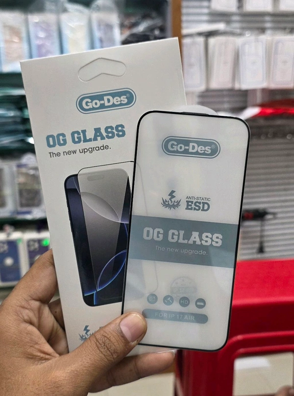 GO-DES IPhone HD Clear Premium Quality Tempered Glass  - IPhone 17