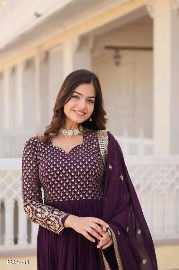 Royal Multi Zari Gown - M, Read
