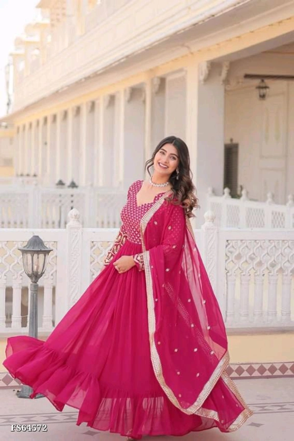 Royal Multi Zari Gown - M, Read