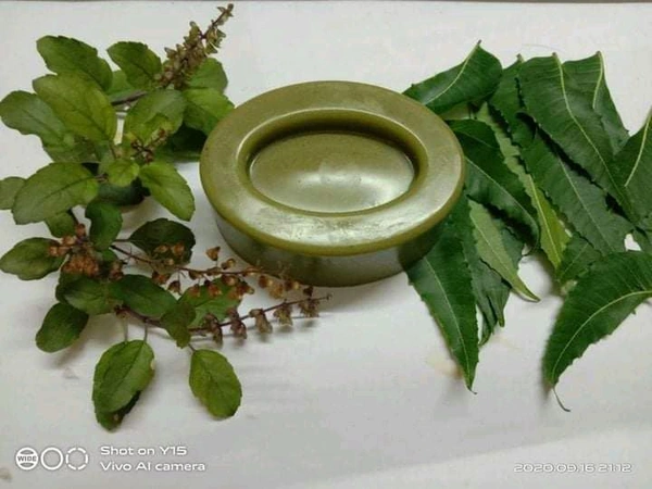 Neem Tulsi Kuppaimeni Soap - குப்பைமேனி வேப்பிலை  துளசி சோப்  - White, 100g