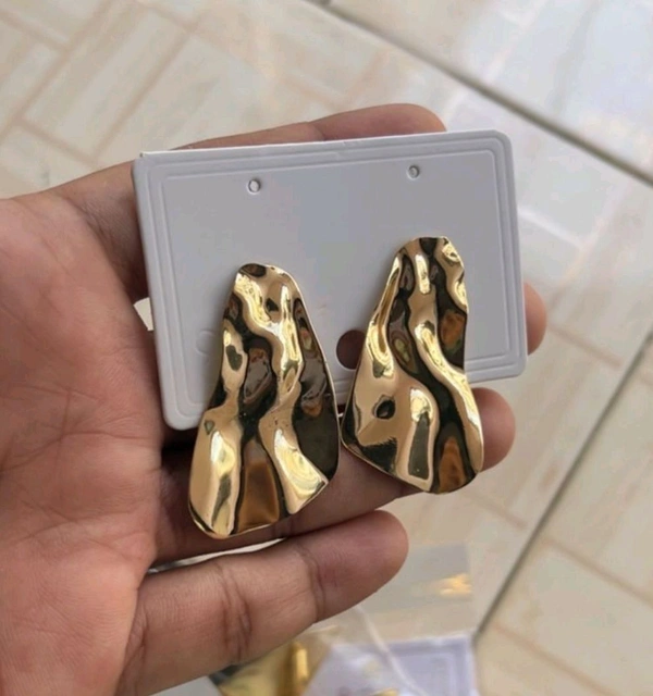 Minimalistic Earring