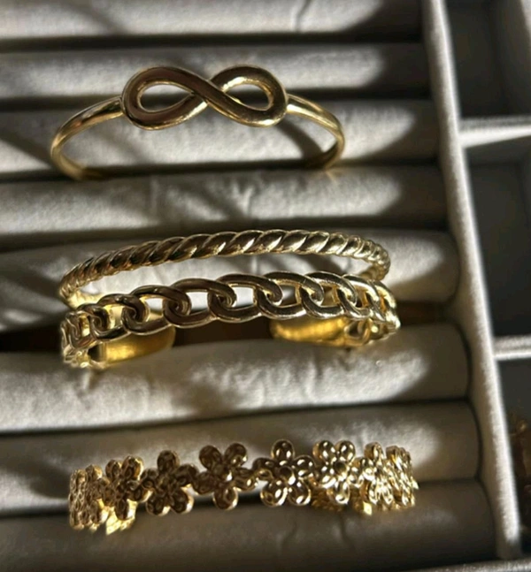 18k Pleated Kada Bracelet  - Infinity