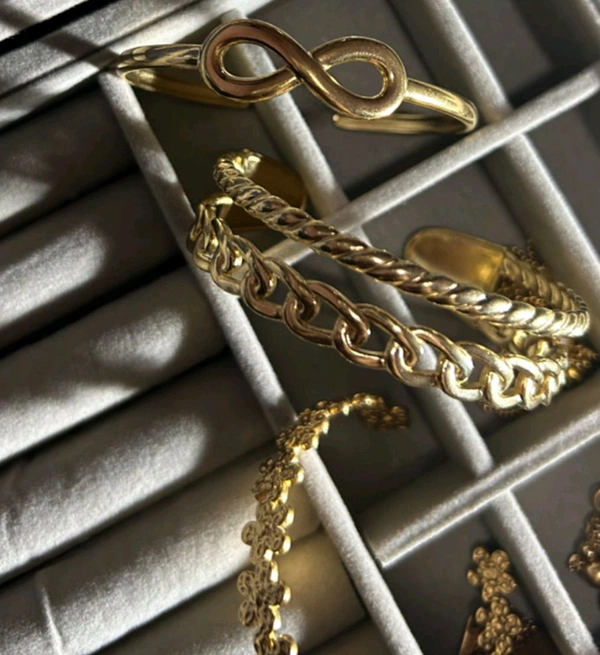 18k Pleated Kada Bracelet  - Infinity