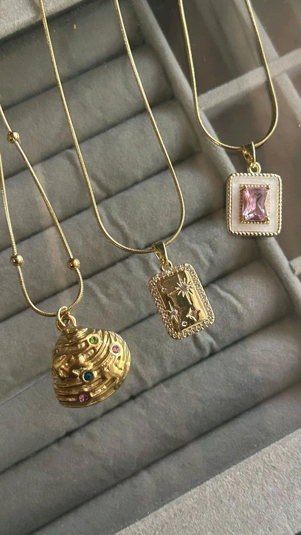 Diamond Shell Necklace 