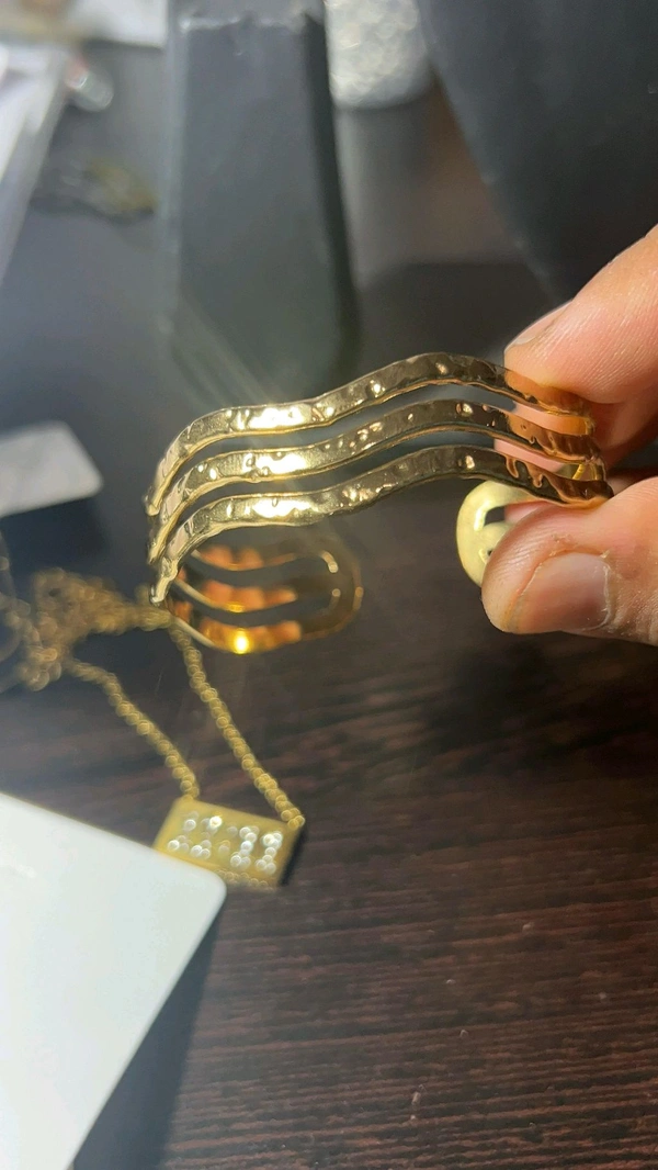 18k Pleated 3 Layer Kada Bracelet 