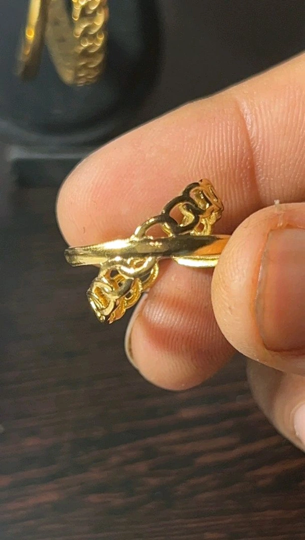 18k Pleated Ring 