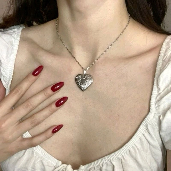 Heart Photo Lock Necklace Anti Tarnished