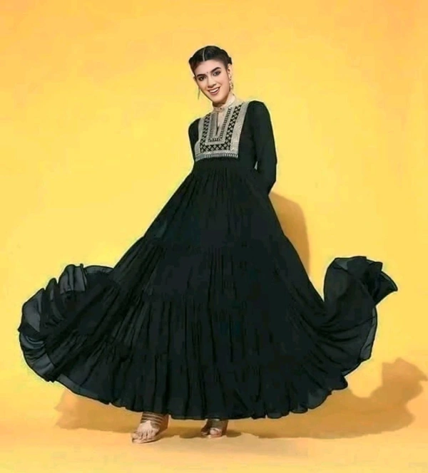 Women's Trendy Gowns - XL