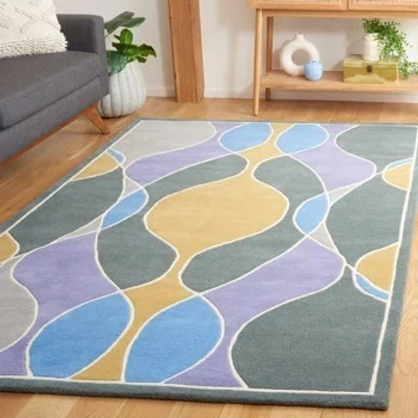 Cool and versatila 3x7, 5x7, 6x8 Feet Rugs – Enhance Your Beautiful Homes with our elegant rugs made of pure wool with vibrant colors.