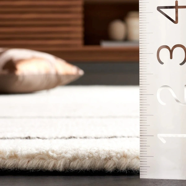 Rugs Shop 3x7, 5x7, 6x8 Feet Motif Rugs – Enhance Your Beautiful Homes with our elegant rugs made of pure wool with anti skid features. - 6x8 Feet, Mercury
