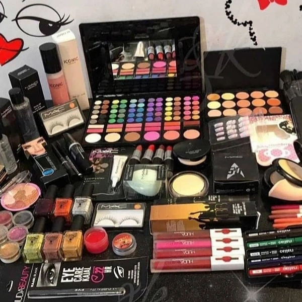 Mac Bigg Magic Makeup Combo
