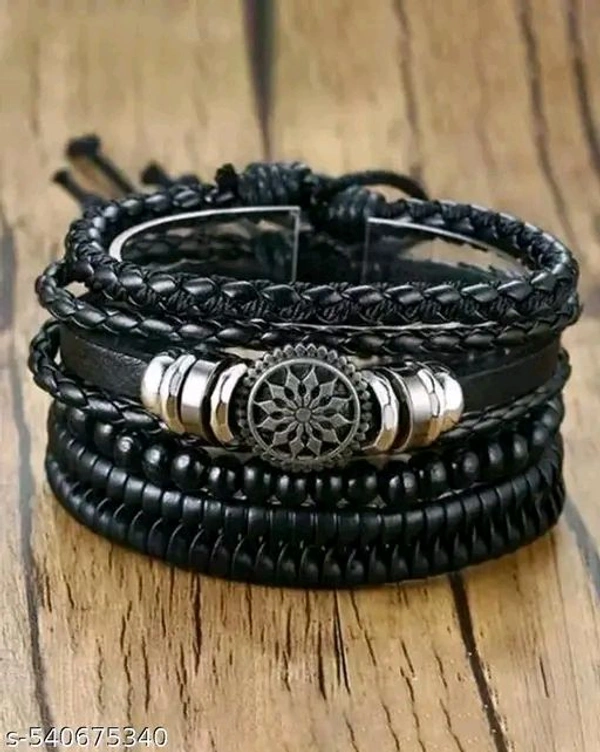 Black Leather Compass Bracelet Set • 4 Pcs
Name: Black Leather Compass Bracelet Set • 4 Pcs - Free Size