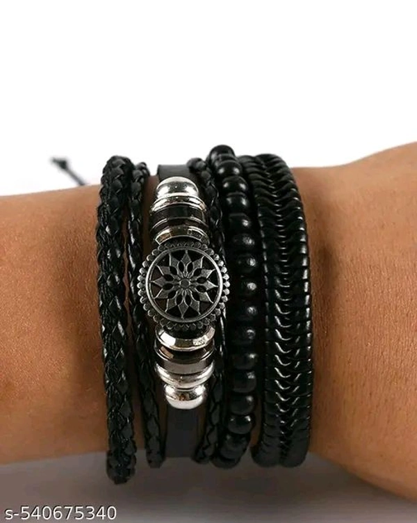 Black Leather Compass Bracelet Set • 4 Pcs
Name: Black Leather Compass Bracelet Set • 4 Pcs - Free Size