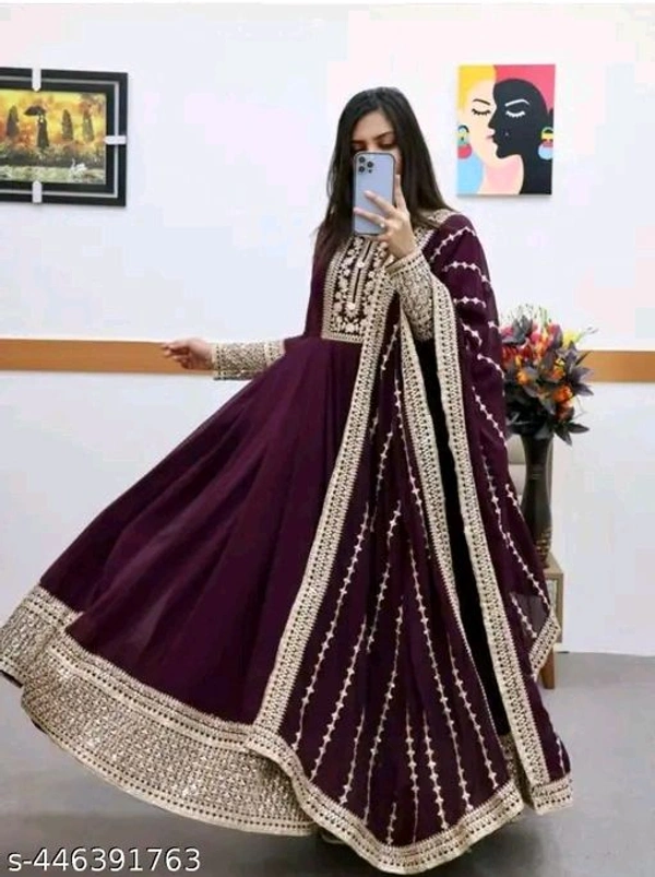 Catalog Name:*Trendy Western Gowns*
Kurta Fabric: Georgette - XL