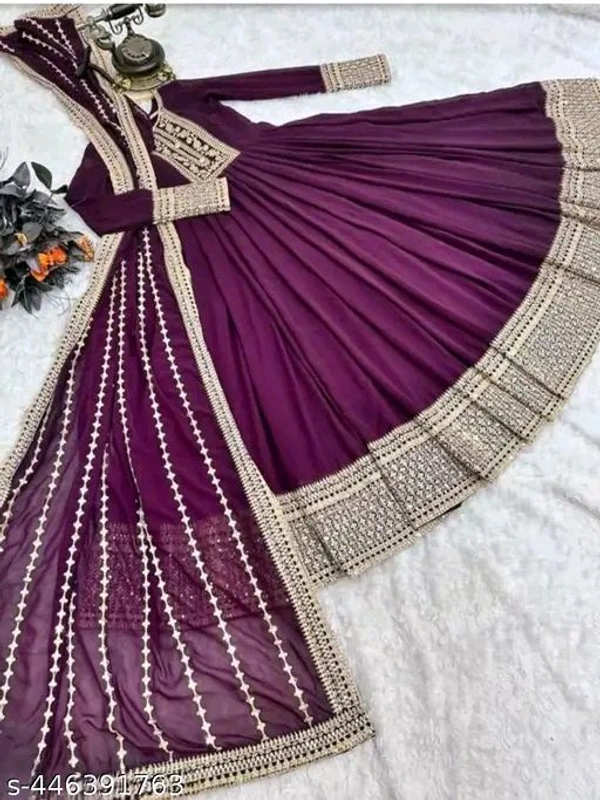 Catalog Name:*Trendy Western Gowns*
Kurta Fabric: Georgette - XL