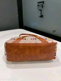 Casual Women’s Sling Bag – Adjustable Strap & Multi-Pocket Design - FREE SIZE