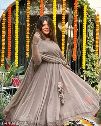 Trendy Western Gowns*
Fabric: Georgette - XXL