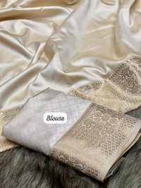 ✨ Vastravila Banarasi Handloom Gala Border Saree – Soft & Festive Onam Special