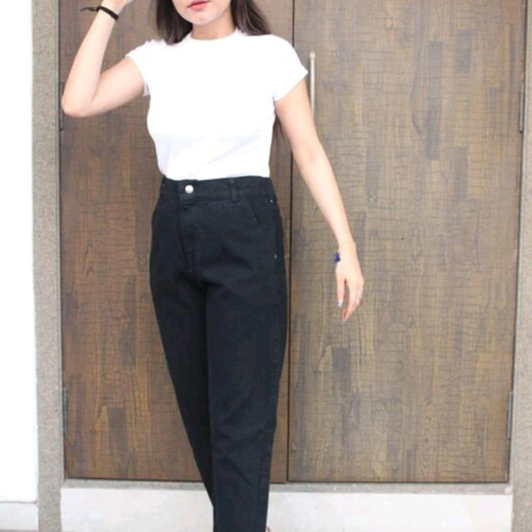 Mom Fit Jeans - Black, 30