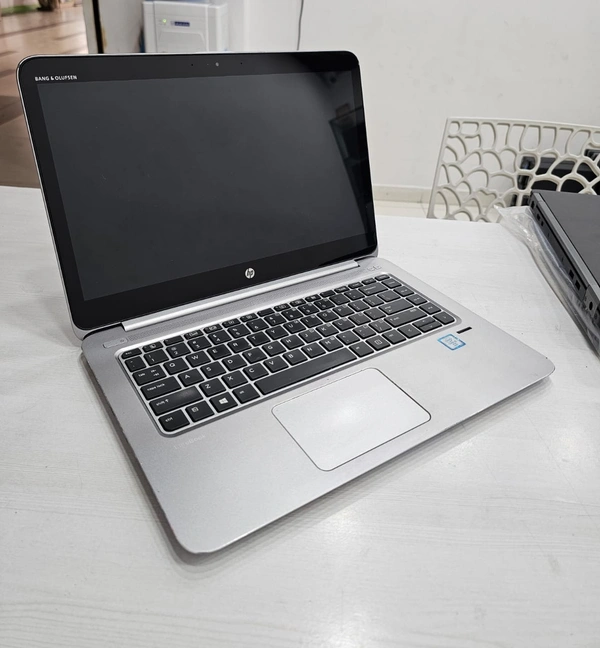 CORE I5- 6TH GEN- TOUCH SCREEN- HP ELITE-BOOK 1040 G3 TOUCH- Core I5-6th Gen/ 8GB Ram/ 256 GB SSD Drive / 14.1" FHD Touch Screen/ Win 10 Pro + Adapter