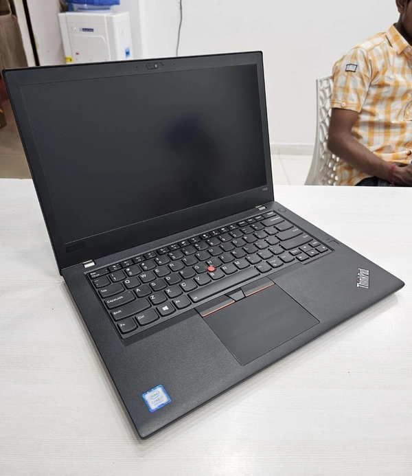 CORE I7- 8TH GEN- LENOVO THINKPAD T480- ( Refurbished ) Intel Core i7/ 8GB Ram/ 256 GB SSD Drive/ Screen- 14.1" HD/ Wifi/ Webcam/ Win 10 Pro