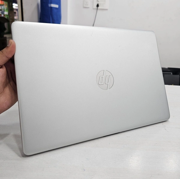 CORE I3- 11TH GEN- ( Refurbished ) 11th Gen  Core I3/ Ram 8GB/ 256 GB SSD/ 15.6" FHD LED/ Wifi/ Webcam/ Win 10 Pro/ Adapter