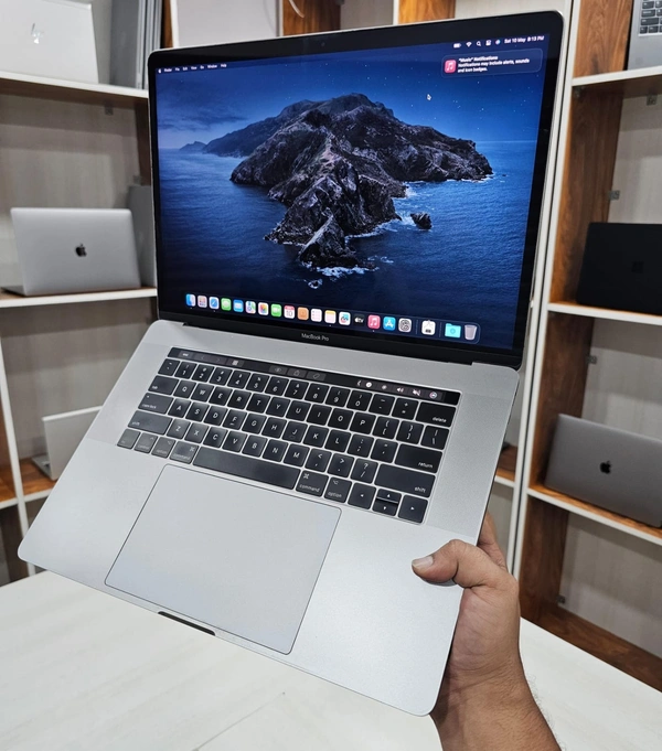 SKU-0454/ CORE I7/ 4 GB GRAPHICS/ 2017/ MAC BOOK PRO A1707/ Business Series Laptop/ (CORE I7/ 8 GB/ 256 GB SSD/ HD Webcam/ Backlit KB/ 15" Ratina Display/  Mac OS /Backlit/ Touch Bar KB/  Adapter ( Import A++ )