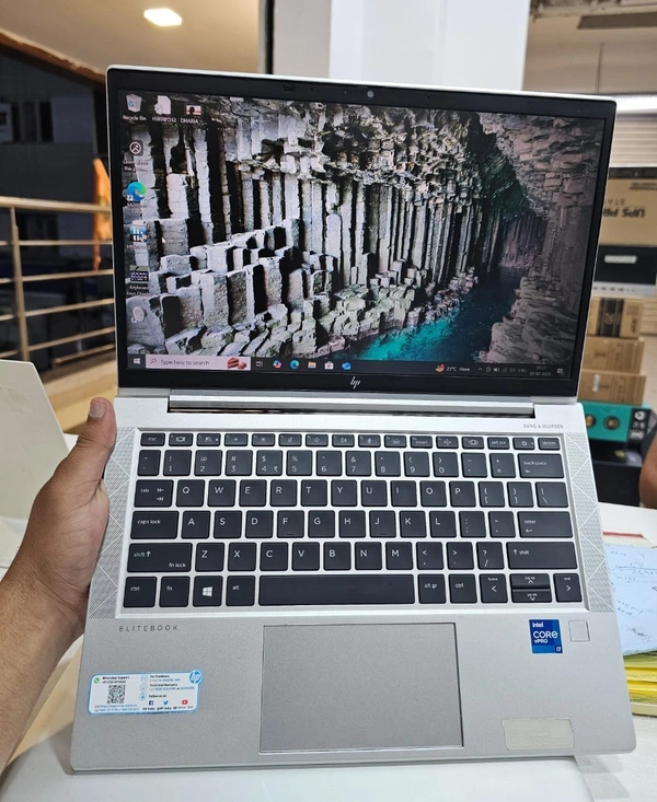 SKU-0475/ CORE I7/ HP ELITE-BOOK 830 G8 / Business Series Laptop/ (CORE I7 Processor /11th Gen/ 8 GB Ram/ 256 GB SSD/ HD Webcam/14.1'' FHD LED / Win 10/11 Pro Installed + MS Office/ Adapter/ (Refurbished)